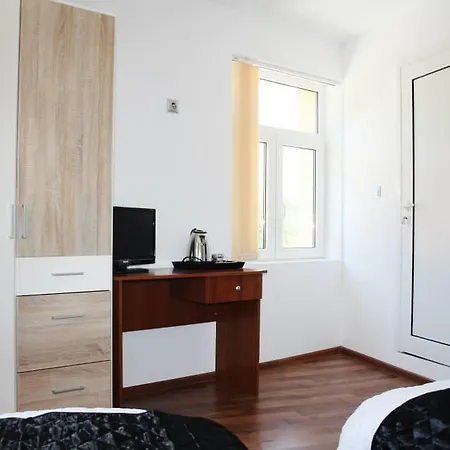 Riverside Etropole