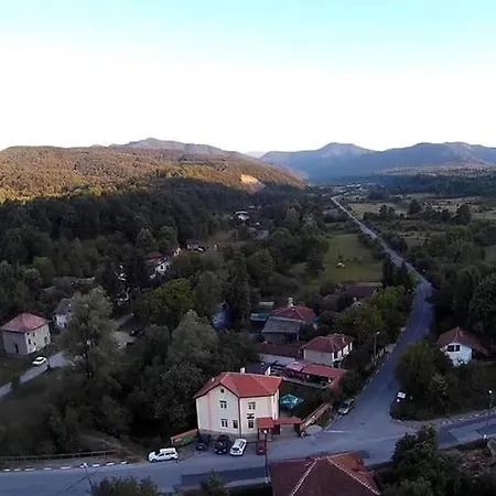 Riverside Etropole