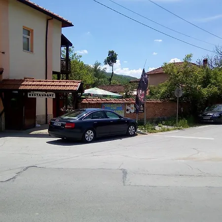 Riverside Etropole